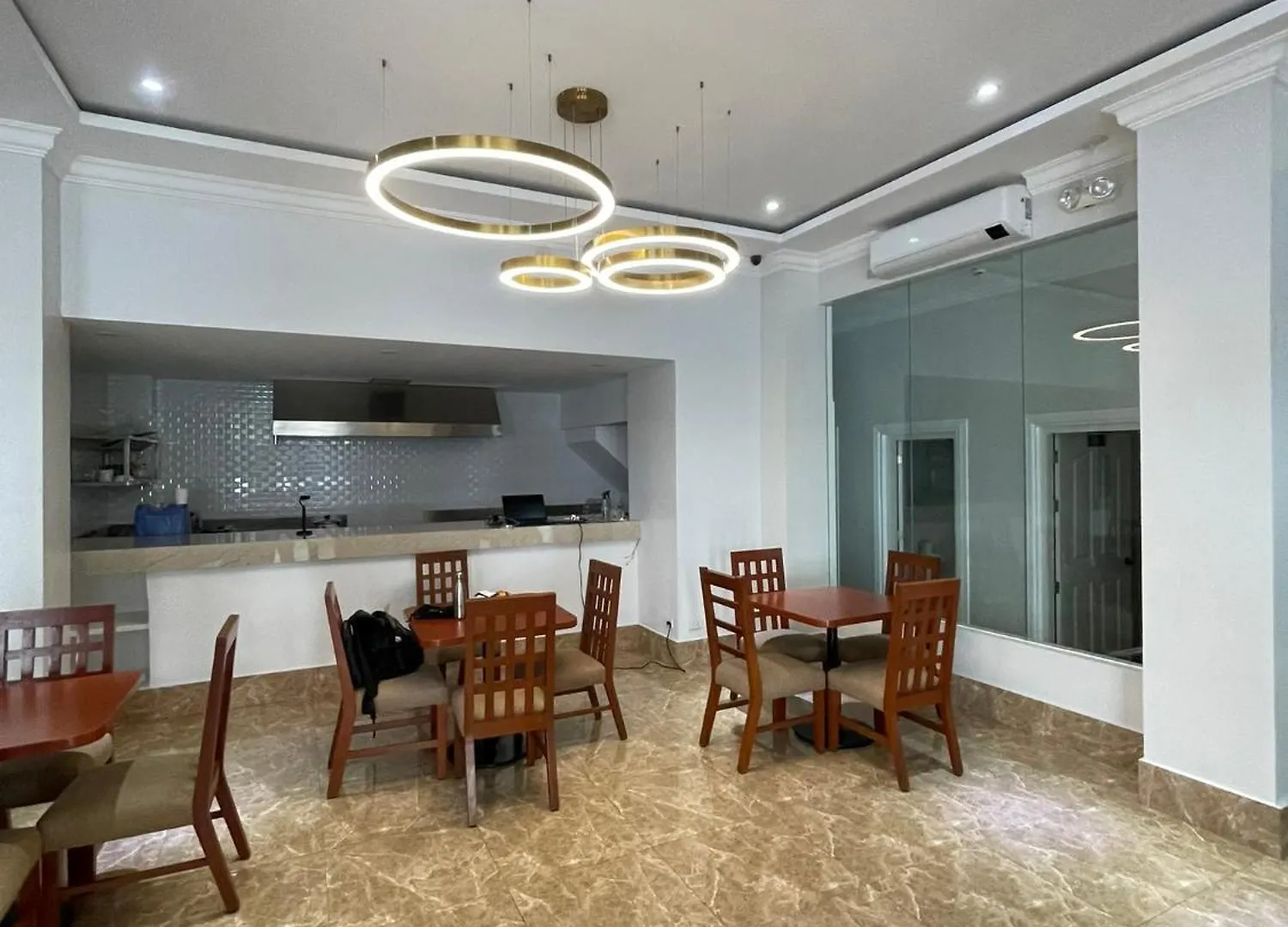 B Hotels Angeles City