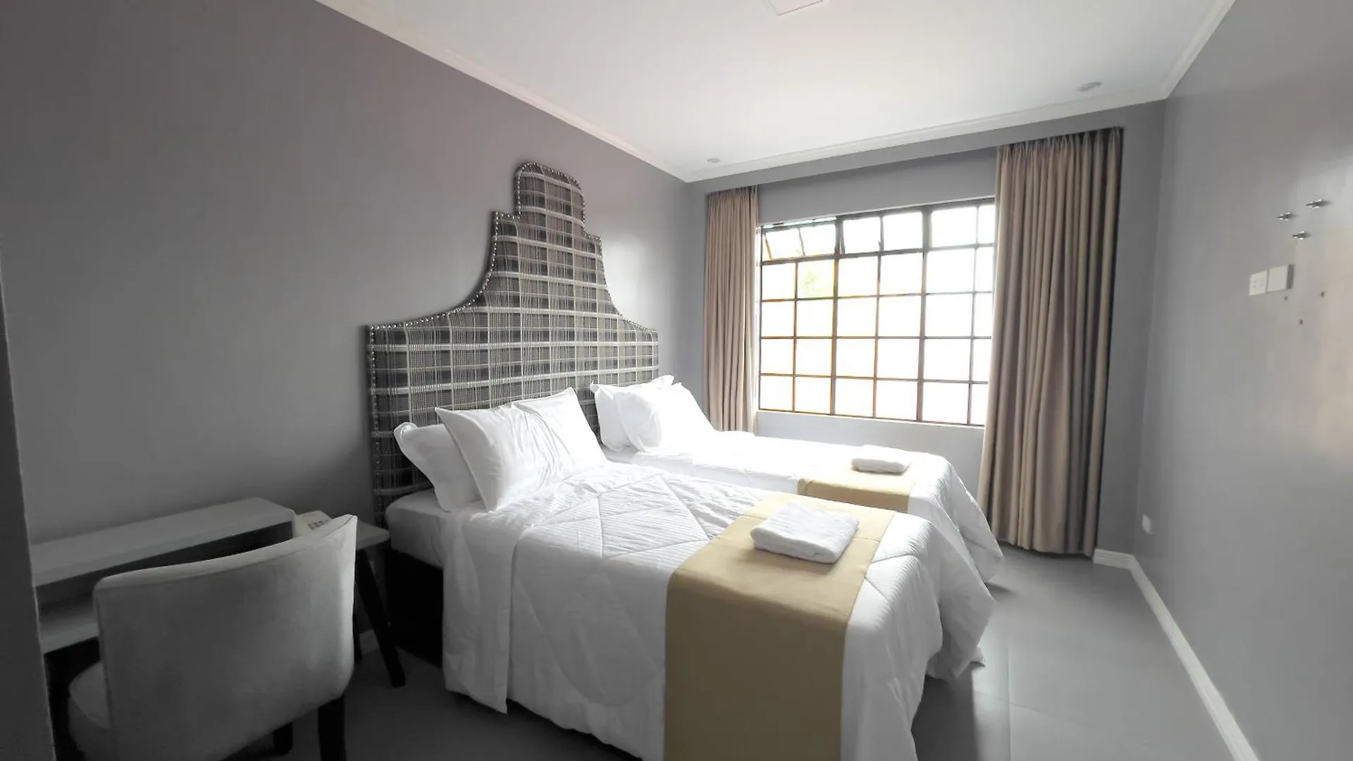 B Hotels Angeles City