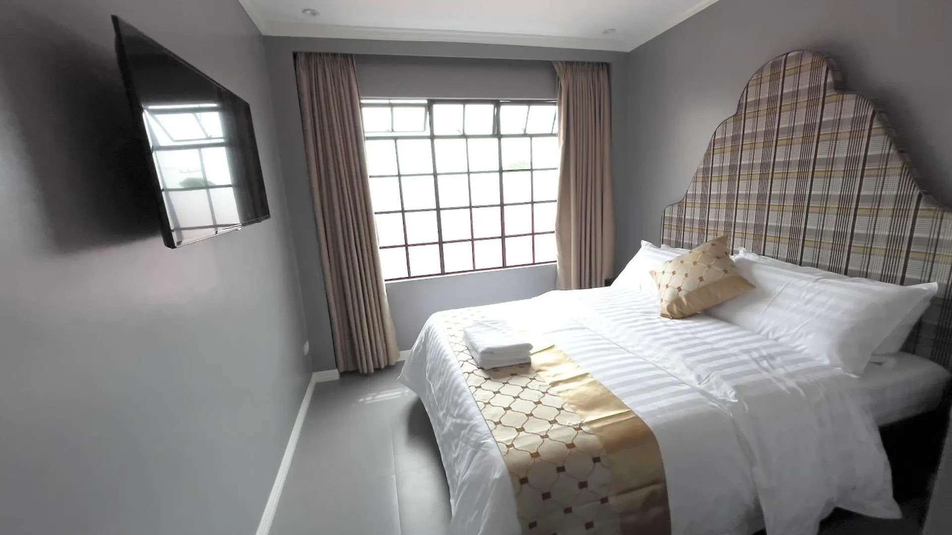 B Hotels Angeles City