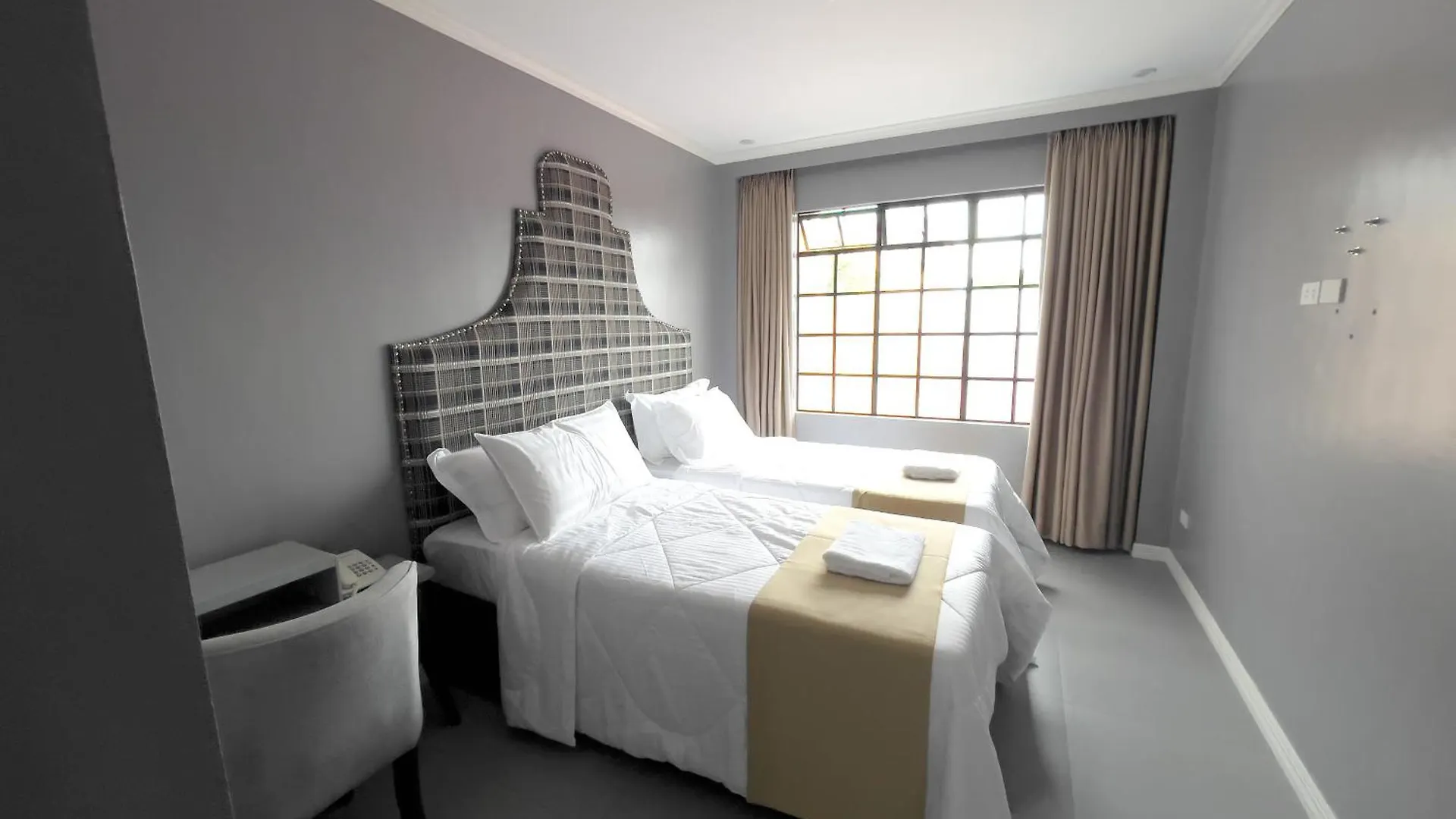 B Hotels Angeles City 3*,  Filipinas