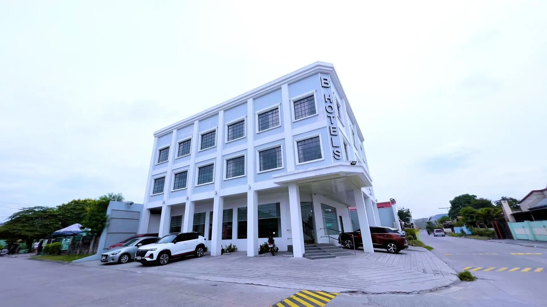 B Hotels Angeles City