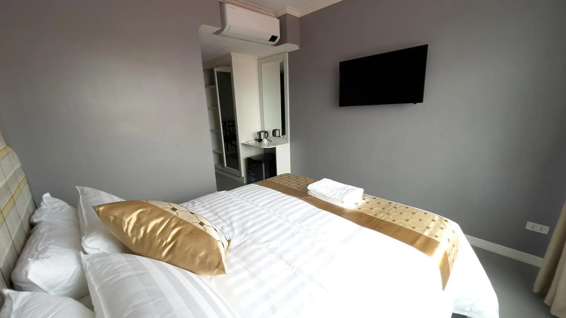 ***  B Hotels Angeles City Filipinas