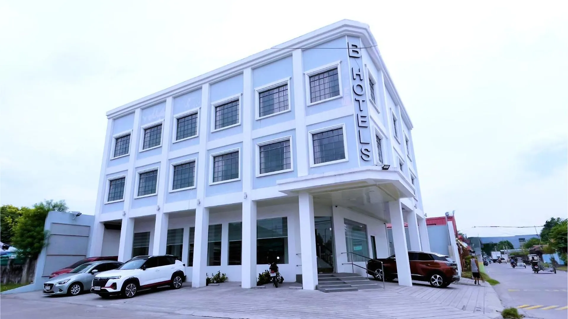 B Hotels Angeles City