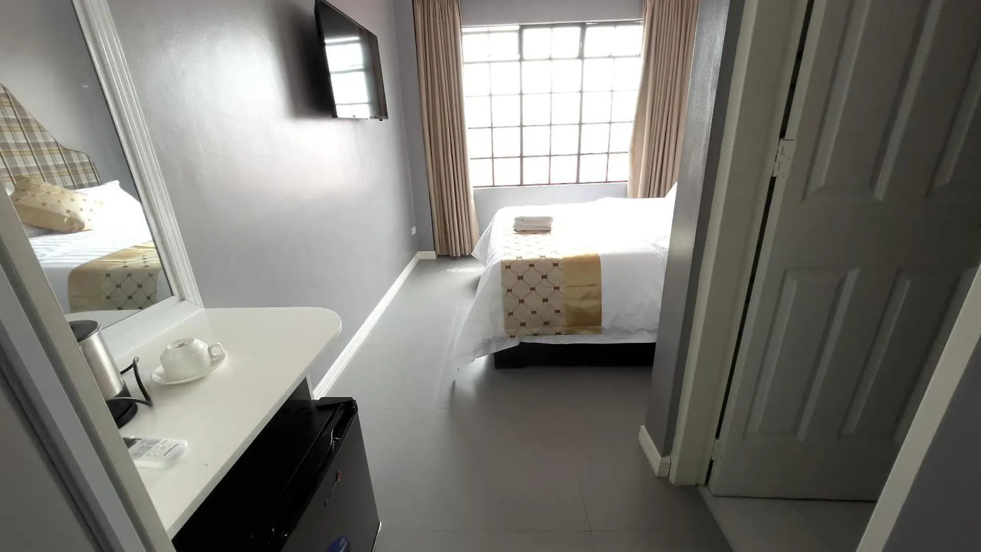 B Hotels Angeles City Filipinler