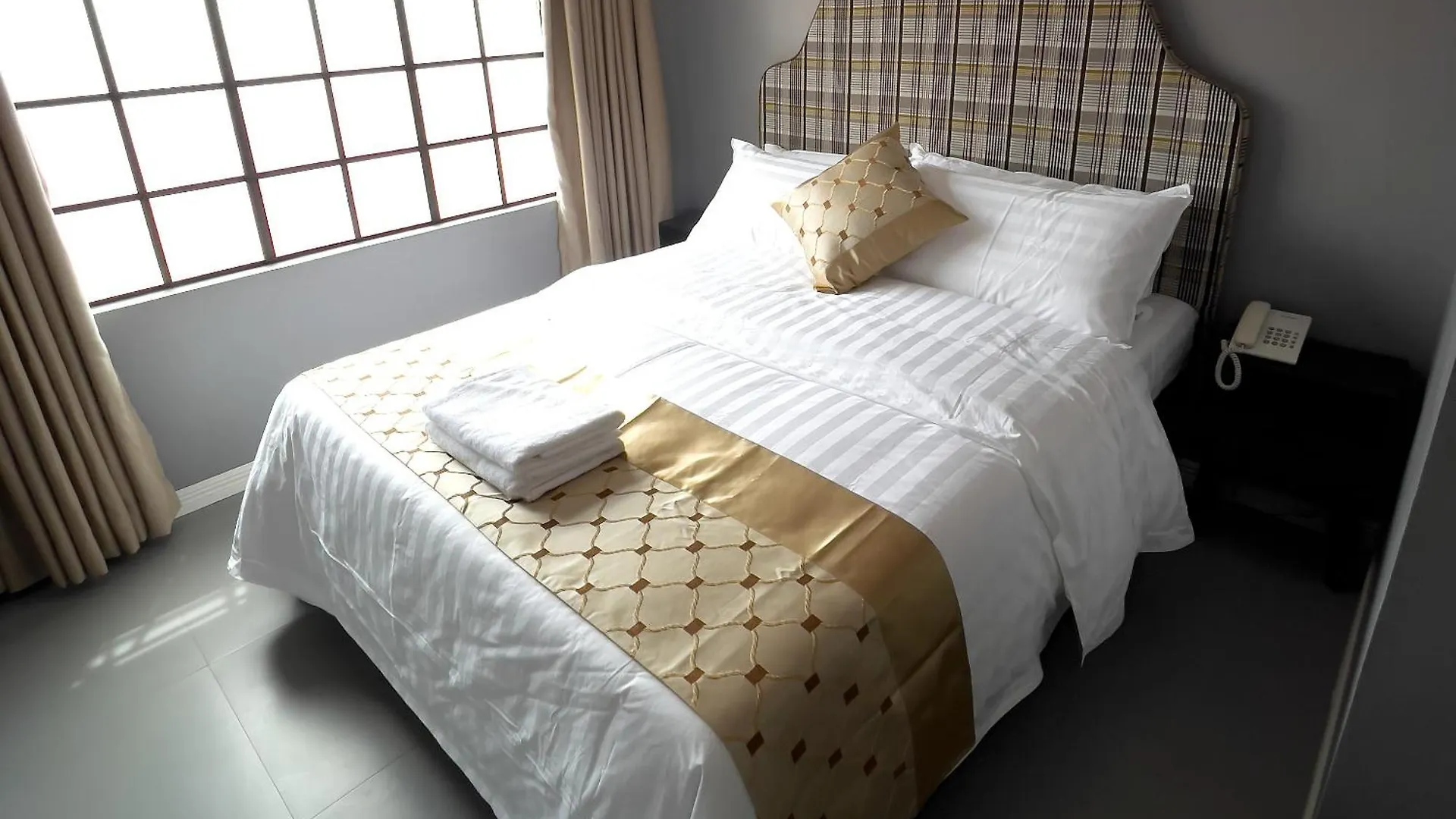 B Hotels Angeles City 3*,