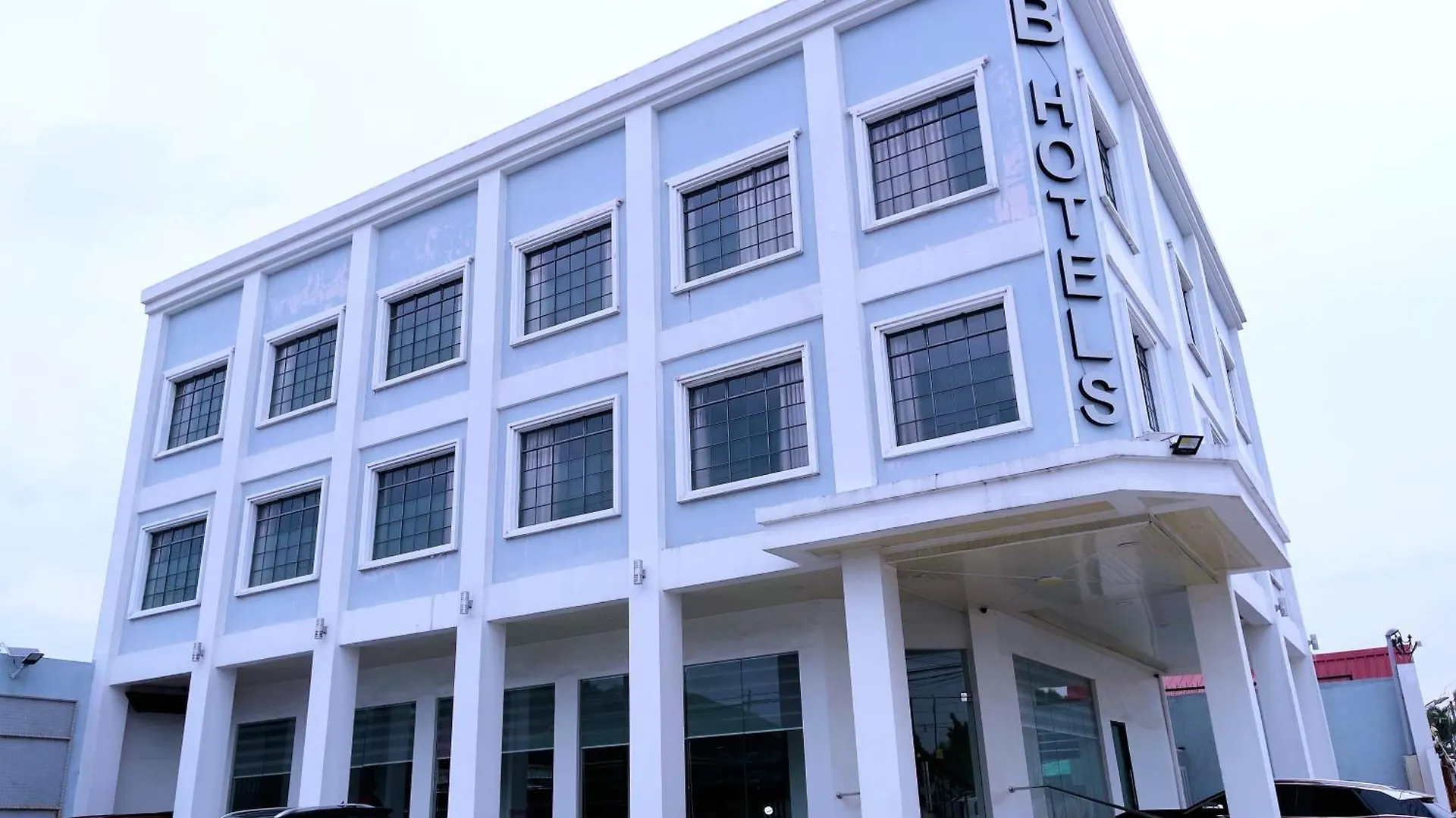 B Hotels Angeles City